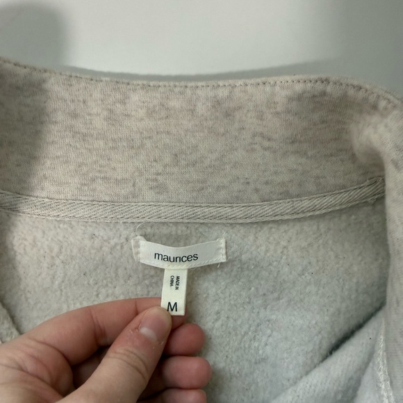 Maurices Snap Button Sweatshirt Cream Colorblock Sleeve Oversized Medium Women’s - Picture 9 of 11